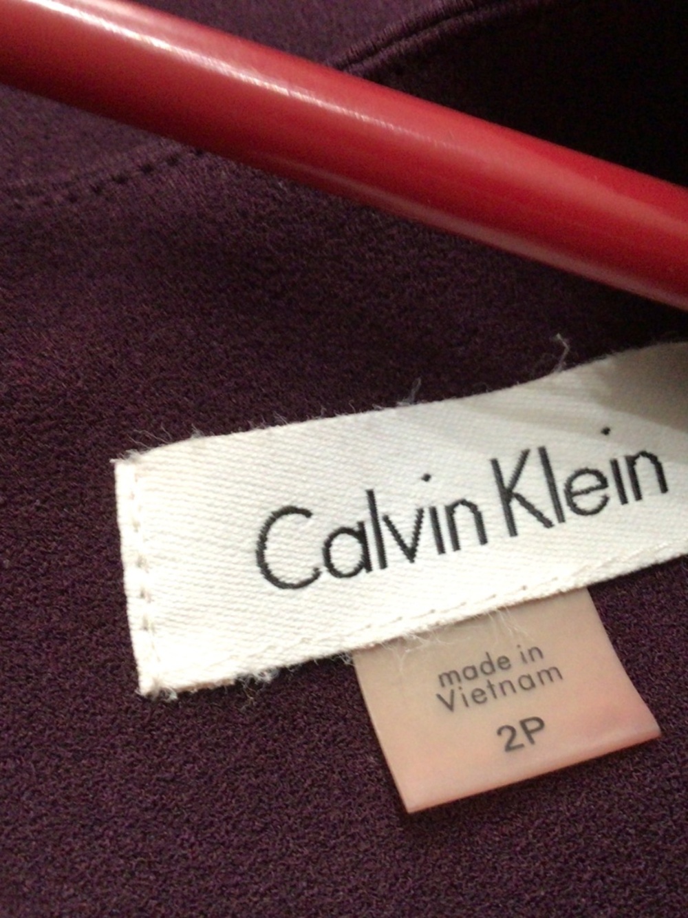 Calvin Klein burgundy/wine colored dress. Size 2Pm In new Condition - Picture 4 of 6